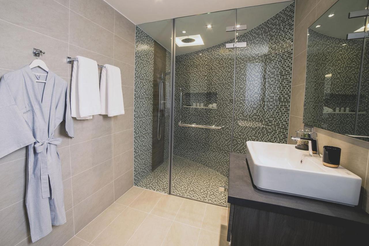 Lets Phuket Twin Sands Resort & Spa Patong Exteriör bild